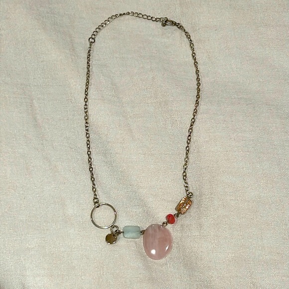 Delicate gold and pink stone necklace - Picture 1 of 4